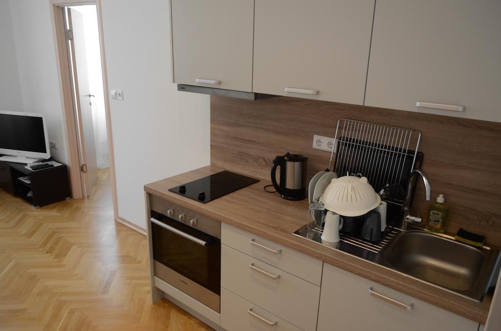 Apartment Milani With Private Garage Opatija Rum bild
